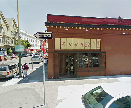 Captura de tela do Google Street View do bar Cava22, onde um iPhone inédito teria sido perdido