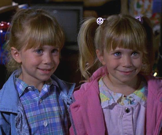 Irmãs Mary Kate e Ashley Olsen (foto) passam por diversas confusões no filme "Fugindo para a Casa da Vovó"