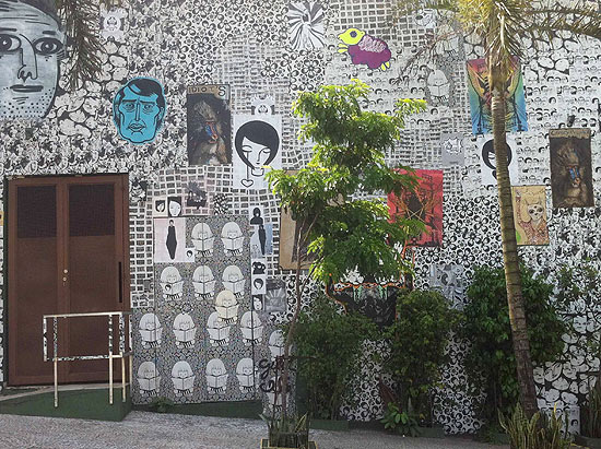"Studio SP Vila Madalena"(foto)é um espaço voltado a baladas, shows e artes cênicas em São Paulo