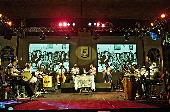 O grupo Samba da Vela, que se apresenta na quinta-feira (15) na Feira Preta, dentro da Casa das Caldeiras