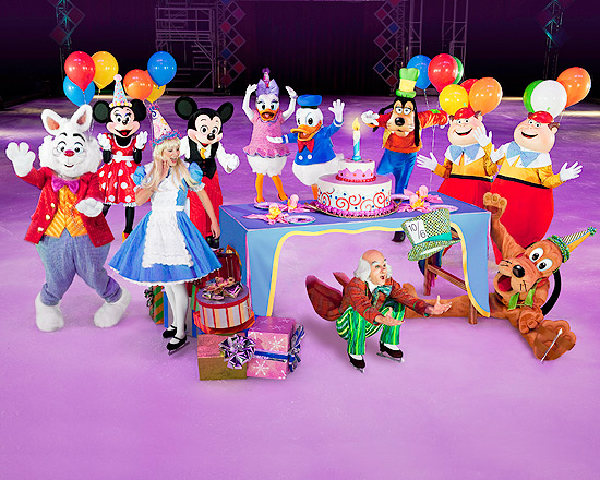Cenas do espetáculo "Disney on Ice - Vamos Festejar!", que estreia no Ginásio Ibirapuera em 15 de maio