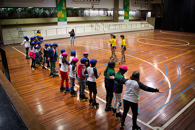 Grupo treina com patins em edição de 2014 do Dia do Desafio 