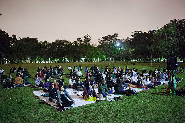 Meditao da Lua Cheia no parque Ibirapuera