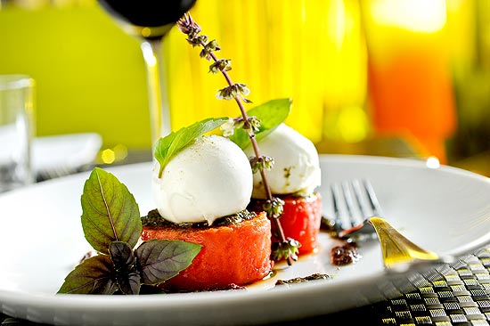 Faggi Café & Bistrot serve salada caprese (foto) como uma das sugestões de entrada, na Restaurant Week