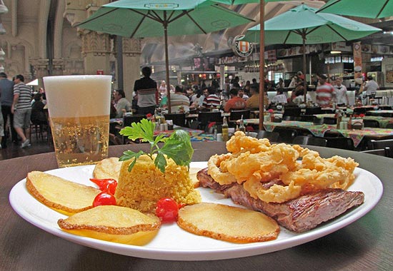 Bares e restaurantes do Mercadão realizam Festival Gastronômico de 5 a 14 de novembro; o Elídio Bar lançou o filé-mignon à portuguesa do Mercado Municipal