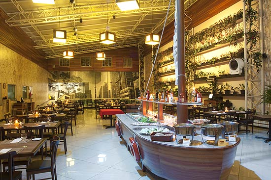 Com três ambientes, novo restaurante é especializado em frutos do mar -  11/11/2012 - Restaurantes - Guia Folha