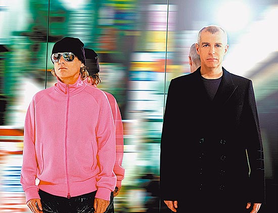 Cantores Chris Lowe e Neil Tennant, que compõem o Pet Shop Boys, grupo de sucesso nos anos 1980