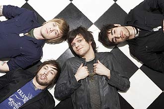 O grupo norte-americano Boys Like Girls, adorado pelas garotas adolescentes, faz show em São Paulo neste sábado (2)