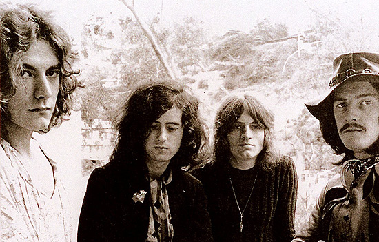 Robert Plant (esq.), Jimmy Page, John Paul Jones e John Bonham, do Led Zeppelin, em foto dos anos 1970