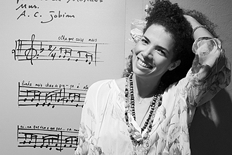 Vanessa da Mata (foto) canta Tom Jobim em show gratuito neste domingo (dia 26), no parque da Juventude (zona norte de São Paulo)