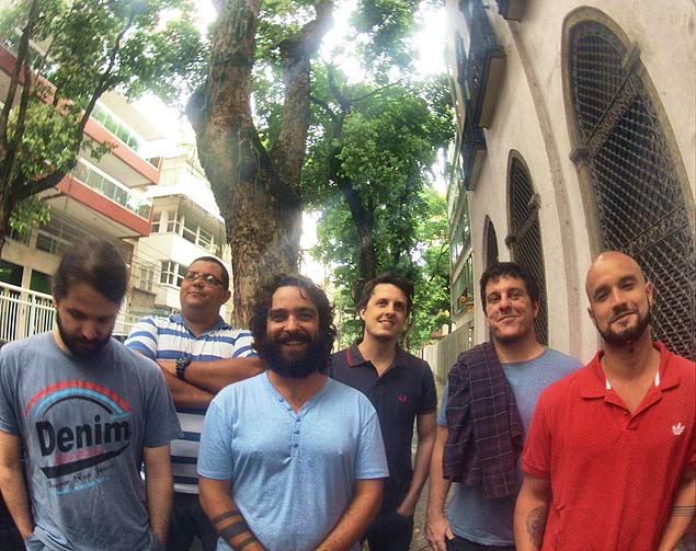Rodrigo Barba e convidados celebram dez anos de "Ventura" em apresentação na zona norte de São Paulo, no dia 5 de julho