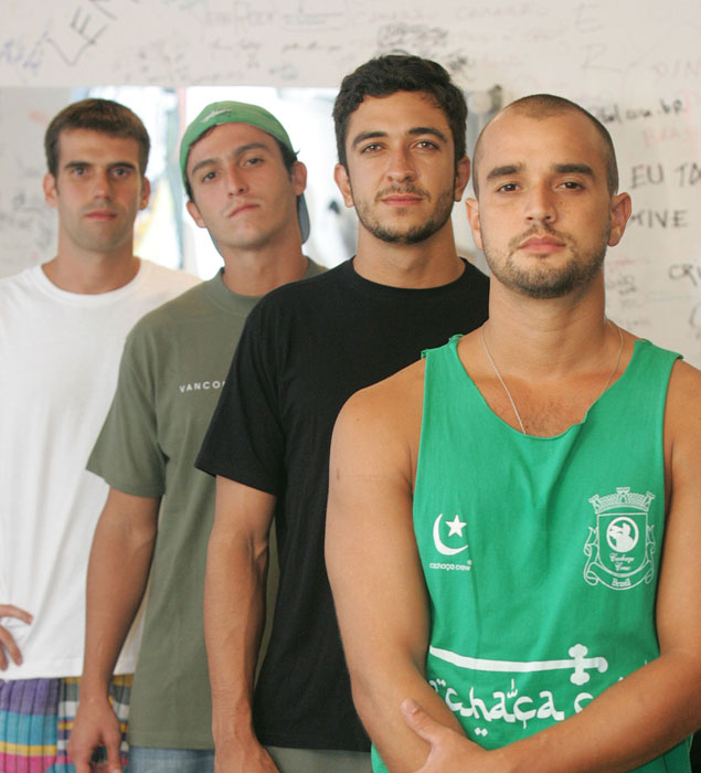 Integrantes da banda carioca ForFun antes de show no Rio de Janeiro 