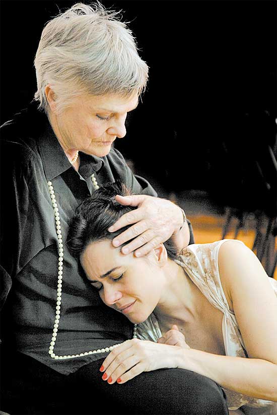 Karin Rodrigues e Alessandra Negrini (foto) estão em "A Senhora de Dubuque", dirigida por Leonardo Medeiros