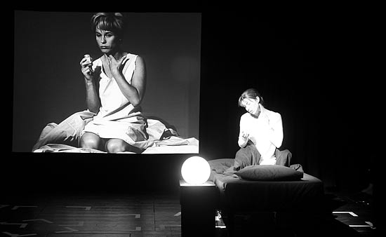 Cena do espetáculo &quot;PERSONA Ingmar Bergman&quot;, do Teatro Turim, de Portugal, que participa da terceira edição da MIT - Mostra Internacional de Teatro no CCBB