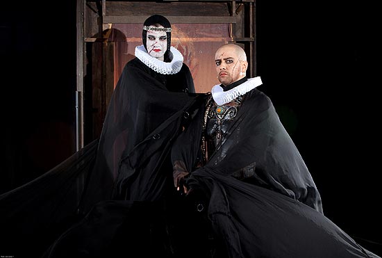 Claudio Fontana (esq.) e Marcello Antony estão no elenco de "Macbeth", que conta só com atores homens