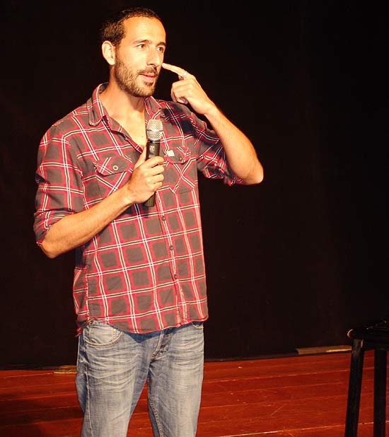 João Pedro Santos (foto) faz show neste sábado (dia 8) no Ruth Escobar, com Marcelo di Morais e Rafael Cortez