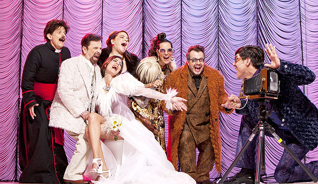 Cena do espetáculo "O Casamento", baseado em romance de Nelson Rodrigues e dirigido por Johana Albuquerque