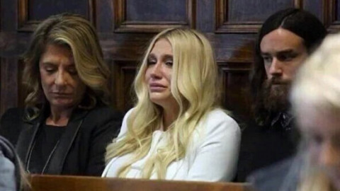 Kesha chora após perder processo contra Dr. Luke
