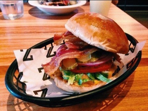 O sanduíche Joint da Z Deli Sandwich Shop