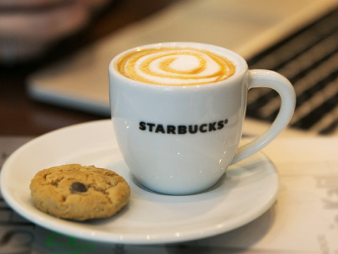 Expresso doce de leite da Starbucks, que tem loja no aeroporto