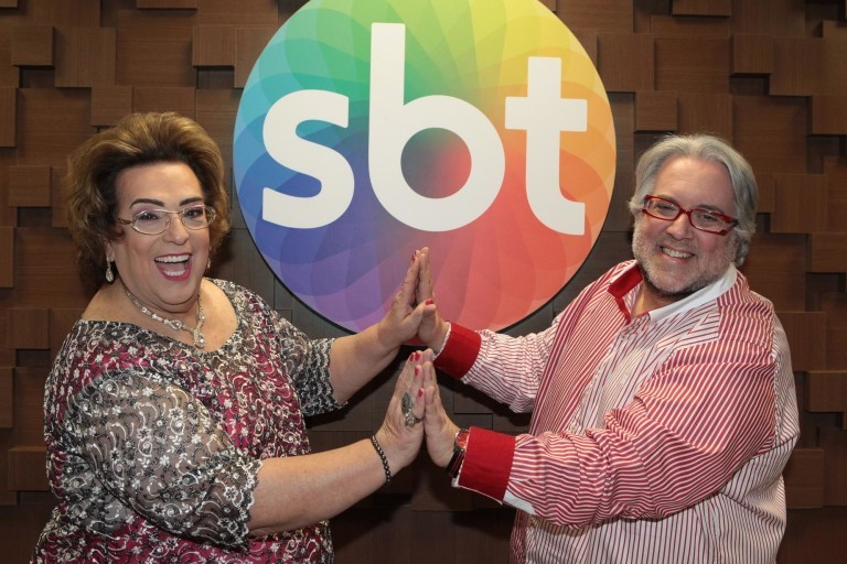 Mama Bruschetta e Leão Lobo, apresentadores do 'Fofocando' (SBT)