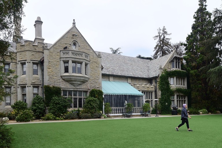 Daren Metropoulos comprou a mansão da "Playboy" em junho