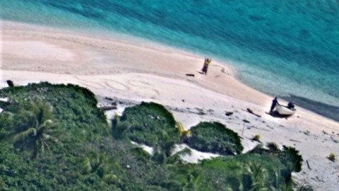 Casal foi encontrado por helicóptero em ilha deserta