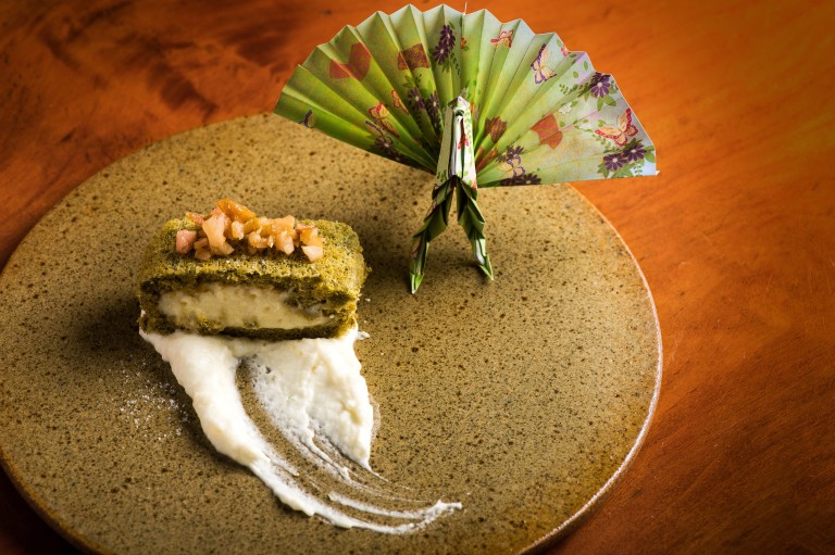 Rocombole de chá-verde com creme pâtissière, do Ryo Gastronomia
