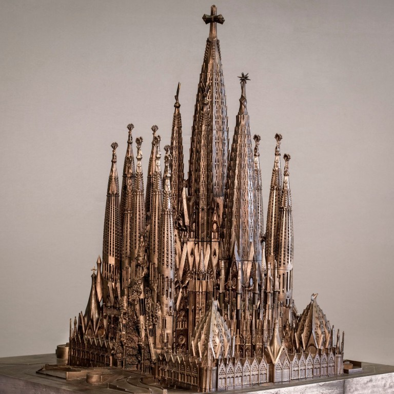 Maquete da basílica da Sagrada Família, exibida na mostra