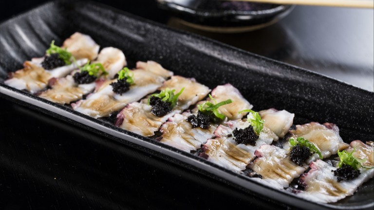 Terraço A Sushi - Delicioso Hot Roll Salmão, ou os doces de Banana