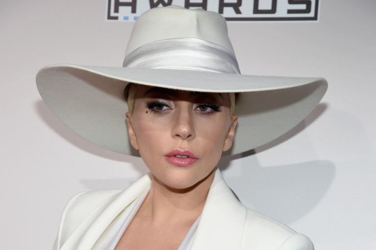 Lady Gaga faz referência ao hit 'Cilada', do grupo de pagode Molejo