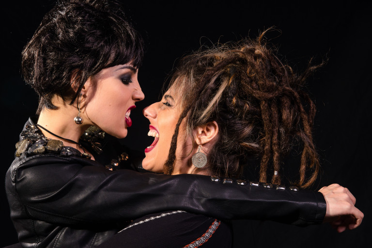 Myra Ruiz e Priscila Borges estão no elenco do musical "Rent"