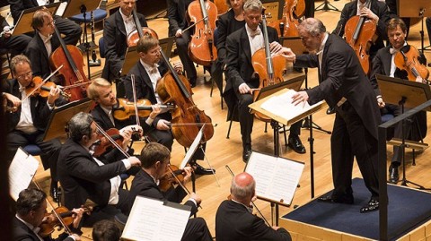 Valery Gergiev rege a orquestra na Sala São Paulo ***  ****