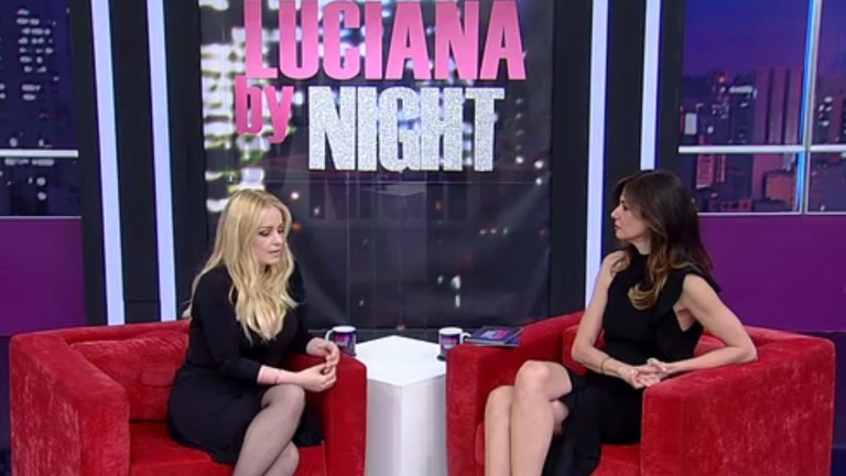 Luciana Gimenez recebe em seu programa a atriz Luciana Vendramini 