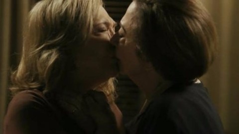 O beijo de Fernanda Montenegro e Nathalia Timberg na novela "Babilônia"
