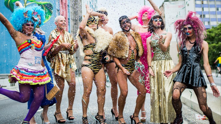 O MinhoQueens reúne foliões fantasiados de drag queens *** ****