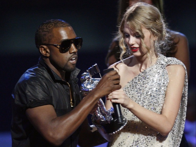 Kanye West não ficou muito feliz com a vitória de Taylor Swift