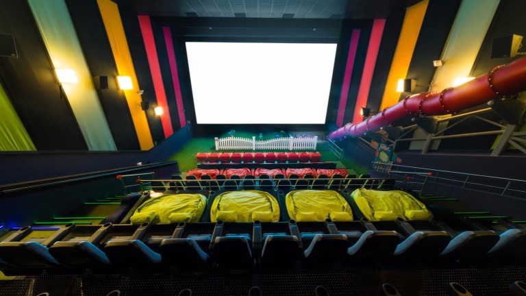 Sala de cinema nos Estados Unidos terá escorregador e outras atrações para crianças