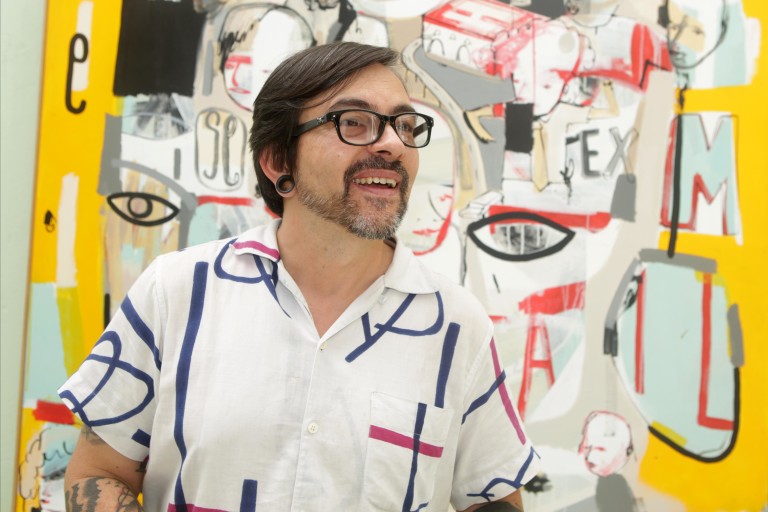 Baixo Ribeiro, curador e fundador da galeria Choque Cultural 