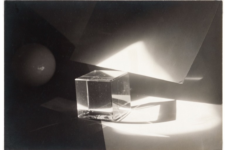 "Light Abstraction" (1924-25), de Jaromír Funke, em mostra no Instituto Tomie Ohtake