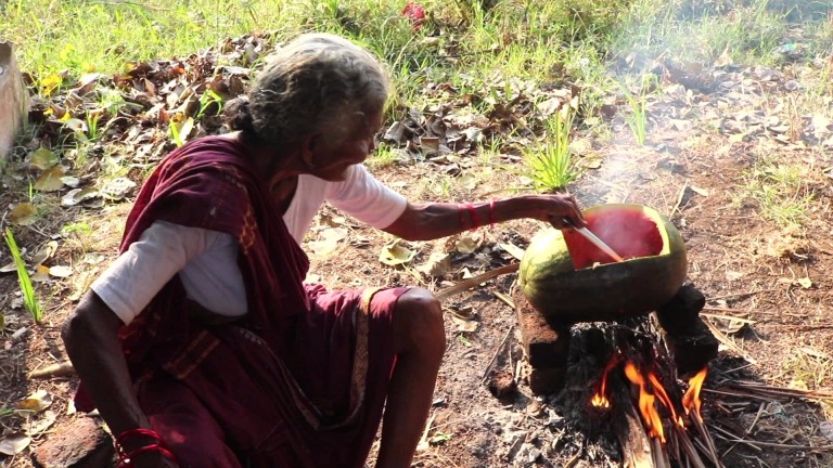 Mastanamma improvisa sabores tradicionais em sua cozinha