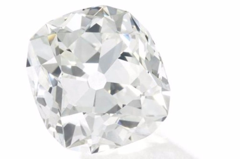 Diamante comprado nos anos 1980 como se fosse bijuteria sem valor; estilo 'antiquado' de lapidação ocultava joia de 26 quilates do século 19