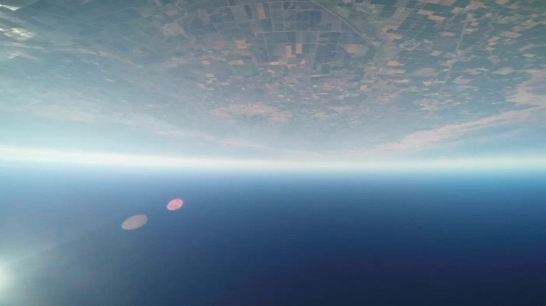 A Terra vista pelos olhos de um 'homem-pássaro' voando a 400 km/h