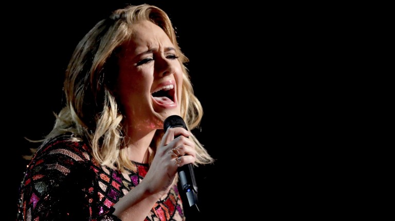 A cantora Adele em apresentação no Grammy Awards em Los Angeles, nos EUA