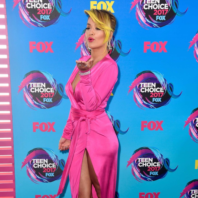A cantora britânica Rita Ora na premiação "Teen Choice Award" no último domingo, 13.