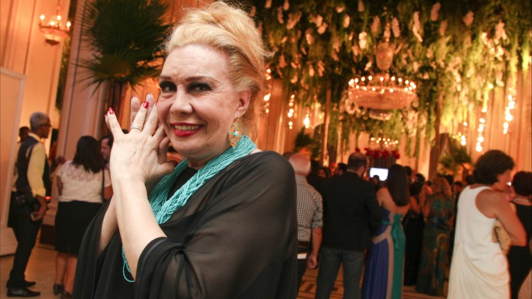 A atriz Rogéria em festa de lançamento da novela "Babilônia", em 2015