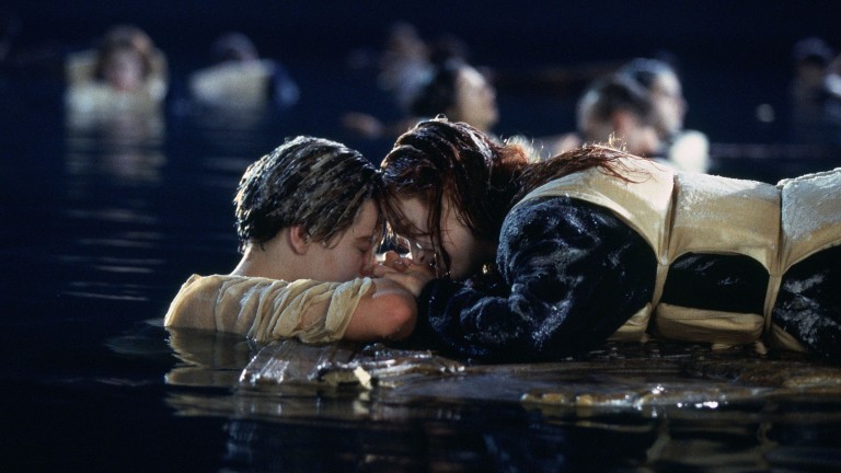 Leonardo DiCaprio (Jack) e Kate Winslet (Rose) em cena de "Titanic", de James Cameron