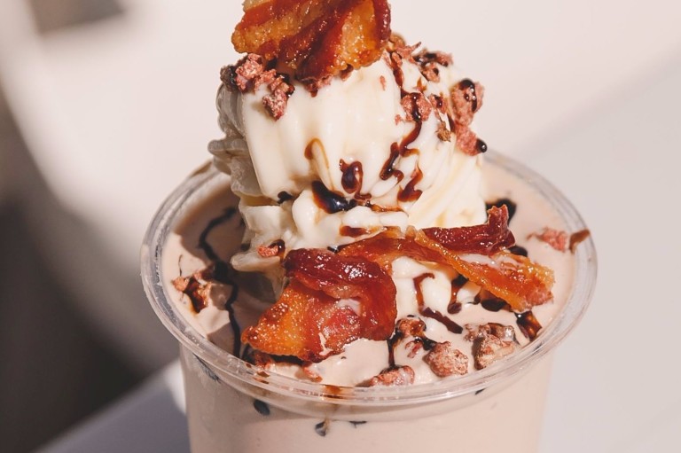 Milk-shake feito com bacon