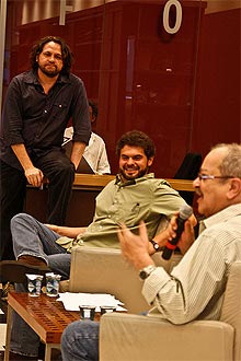 Marcelino Freire, Rodrigo Lacerda e Joo Ubaldo Ribeiro durante a Ressaca Literria