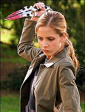 Buffy muda de cidade pra fugir do passado e encontra mais vampiros
